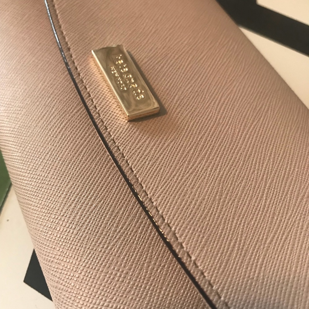 *HOST PICK* ♠️ New Kate Spade Wristlet ♠️ - Picture 2 of 4